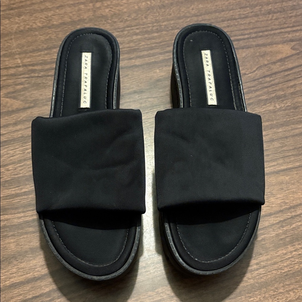 Zara Trafaluc Size 41 EU 10 US Black Platform Wedge Sandals